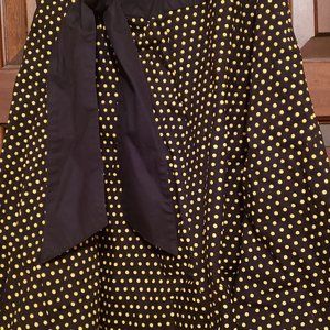 Ladies Beauty Fiend flared skirt size Medium; black tie-sash; zipper pre-owned